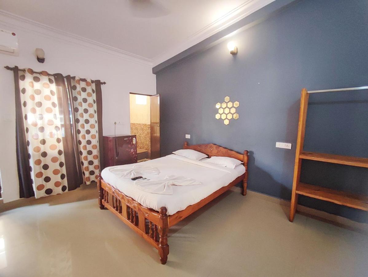 Candolim Glitter Sand Екстер'єр фото